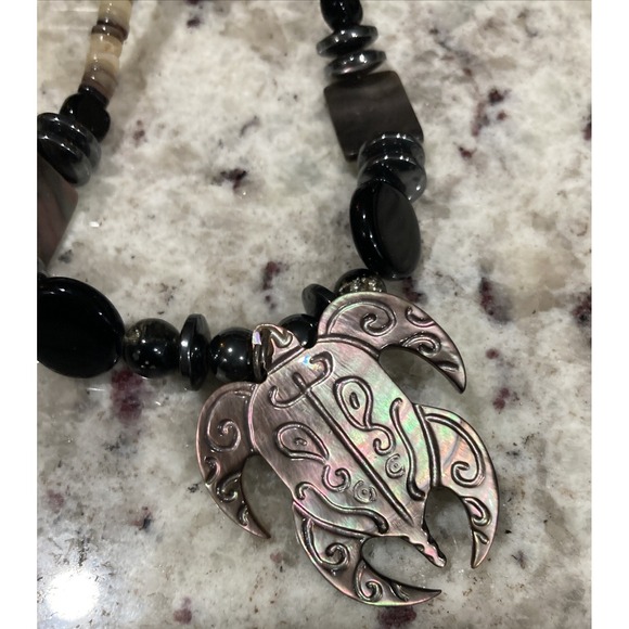 The Unbranded Brand Jewelry - Handcrafted Abalone Turtle And Mother Of Pearl Necklace Folk Art Beautiful